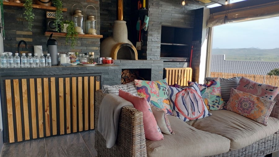 5 Bedroom Property for Sale in Fraaiuitsig Western Cape